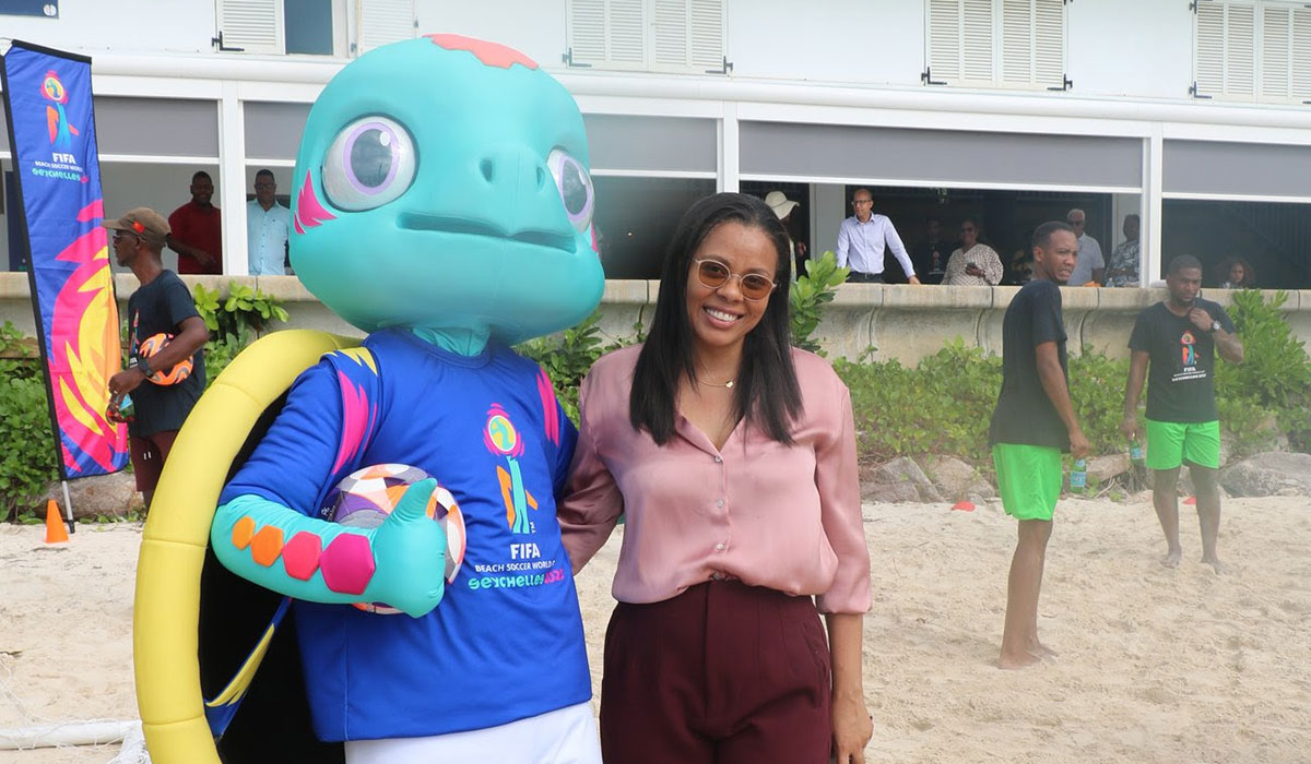 Les Seychelles dévoilent avec fierté « TiKay », la mascotte officielle de la Coupe du Monde de Beach Soccer de la FIFA 2025™